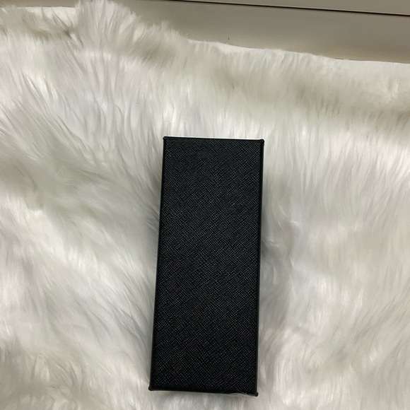 Prada Sleek Black Textured Case - Picture 5 of 8